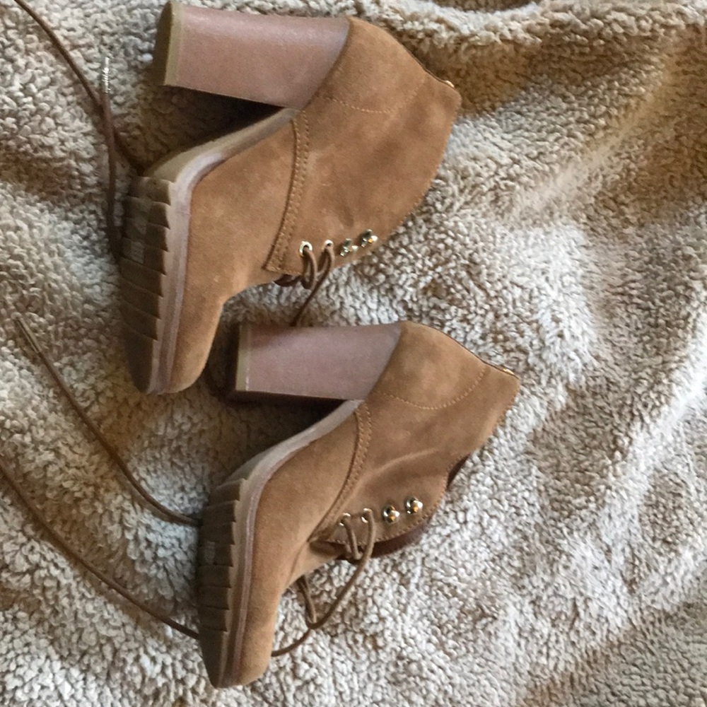 Michael Kors tan beige suede heeled 7.5 boots